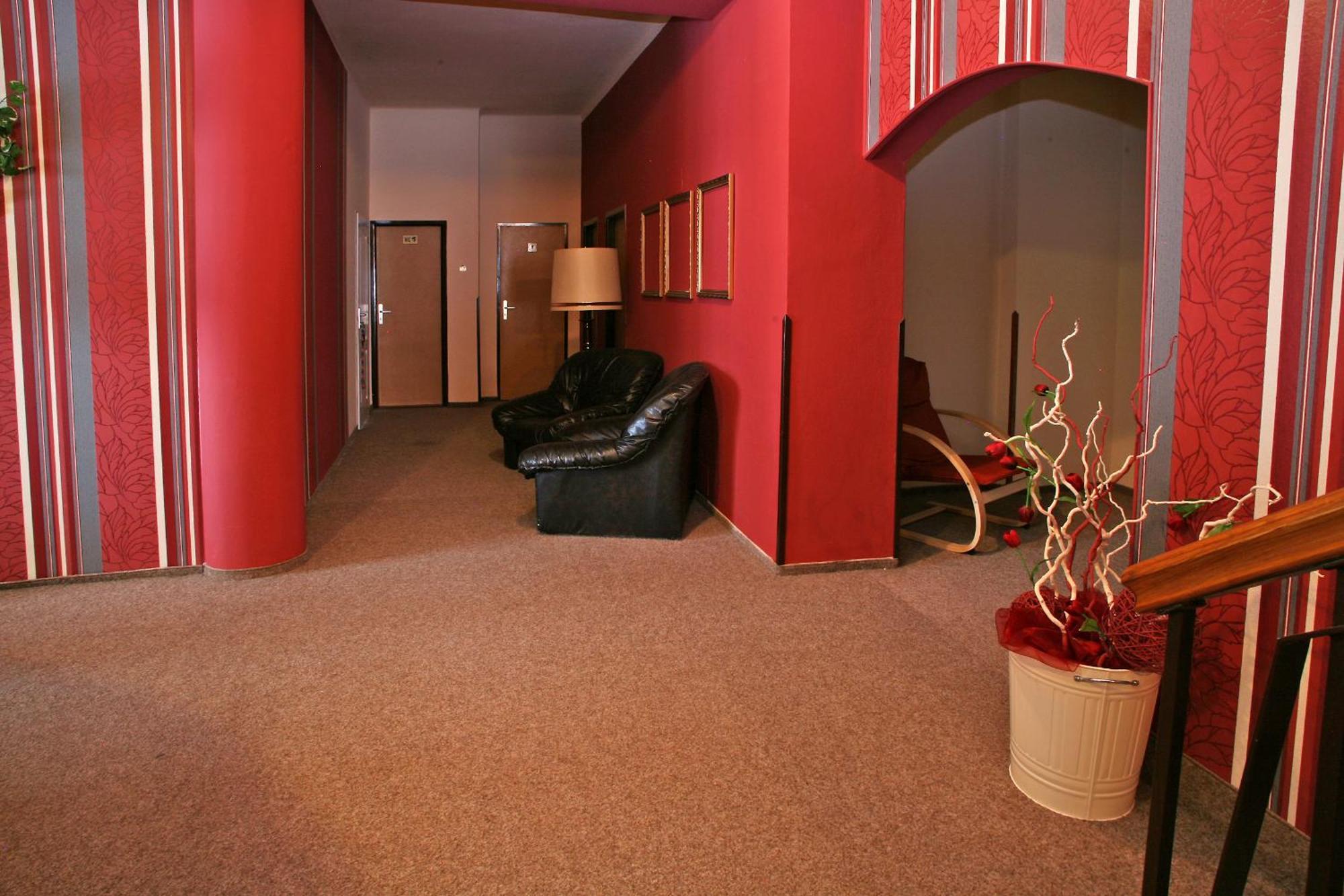 Hotel Zlaty Jelen Horazdovice Экстерьер фото